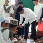 Pj Bahtiar Kunjungi Pondok Pesantren Darul Ulum Al-Asyariyyah Majene, Uji Coba Makan Gizi Seimbang Gratis dan Penanaman