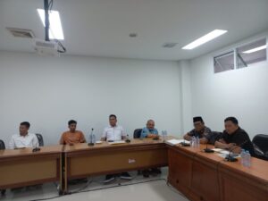 PANJA-DPRD-Prov.-Sulbar-RAPAT-LANJUTAN-PEMBAHASAN-RANPERDA-PERUBAHAN-SUSUNAN-PERANGKAT-DAERAH-16-Mei-2025-2-1080x810-1